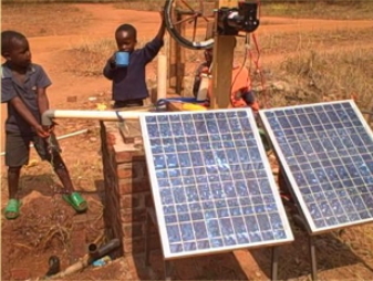 Moritanyalı Yoksullar İçin Güneş Enerjili Dalgıç Pompa